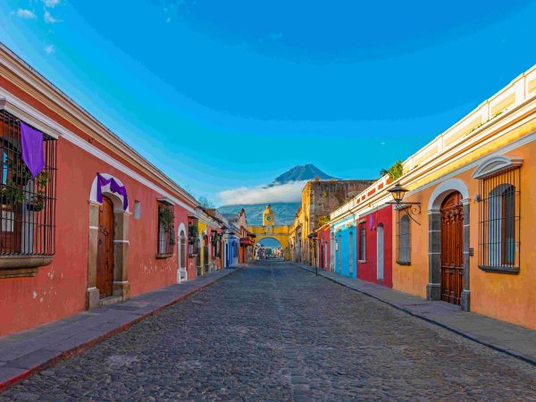 Volcano & Lake Retreat